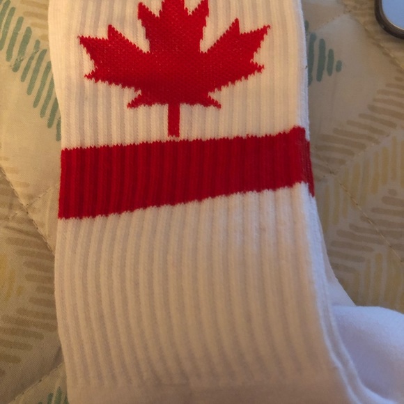 NWOT White Maple Leaf Crew Socks - Picture 3 of 5